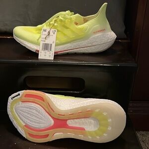 Adidas Ultraboost 21 women’s size 8, brand new w tags, no box.